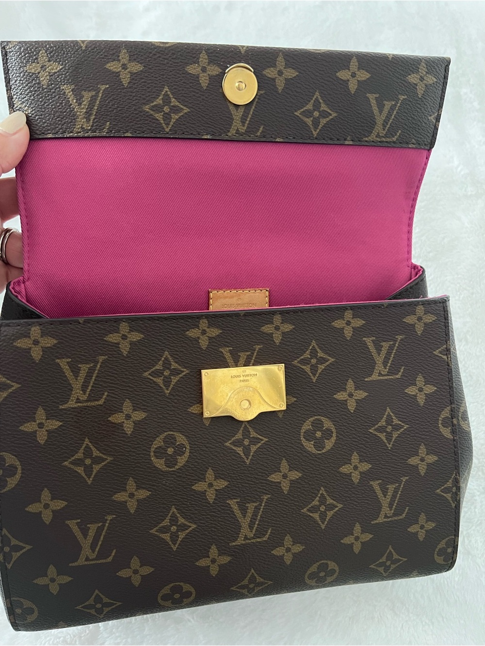 Louis Vuitton Cluny BB with Two-tone Crossbody Strap and Dust Bag, Monogram - Picture 4 of 16